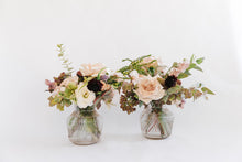 Load image into Gallery viewer, G'old Hollywood Petite Pleated Glass Centerpiece