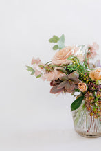 Load image into Gallery viewer, G'old Hollywood Petite Pleated Glass Centerpiece