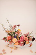 Load image into Gallery viewer, Grande Fresh Flower Arrangement with Vase