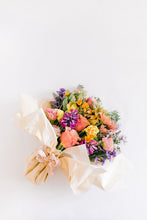 Load image into Gallery viewer, Grande Fresh Flower Paper Wrapped Bouquet